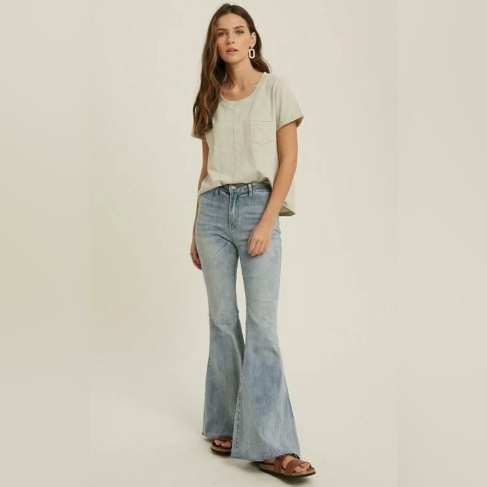 Wish List Jeans Flare Women’s Size small Raw Hem